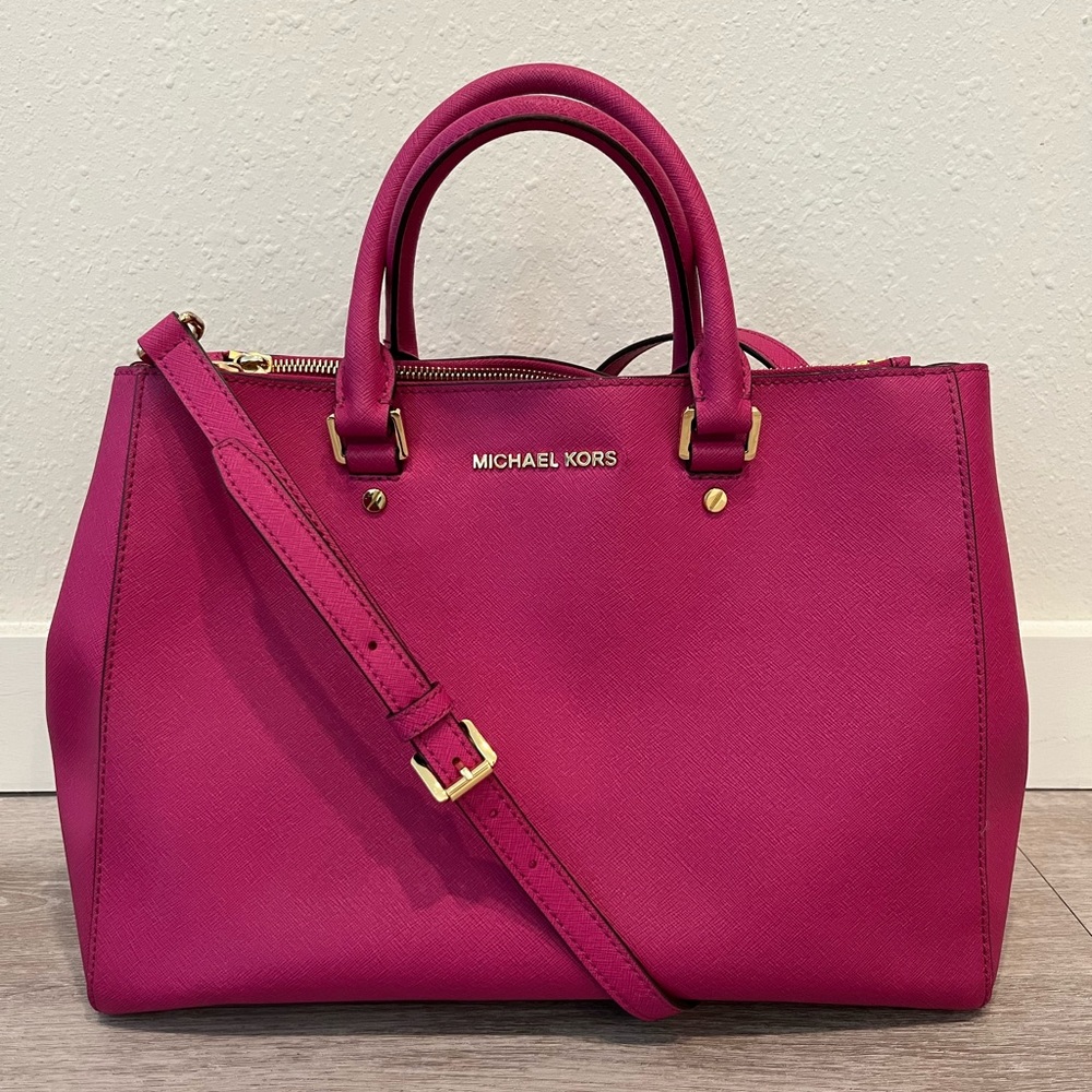 Michael Kors Jet Set Handbag